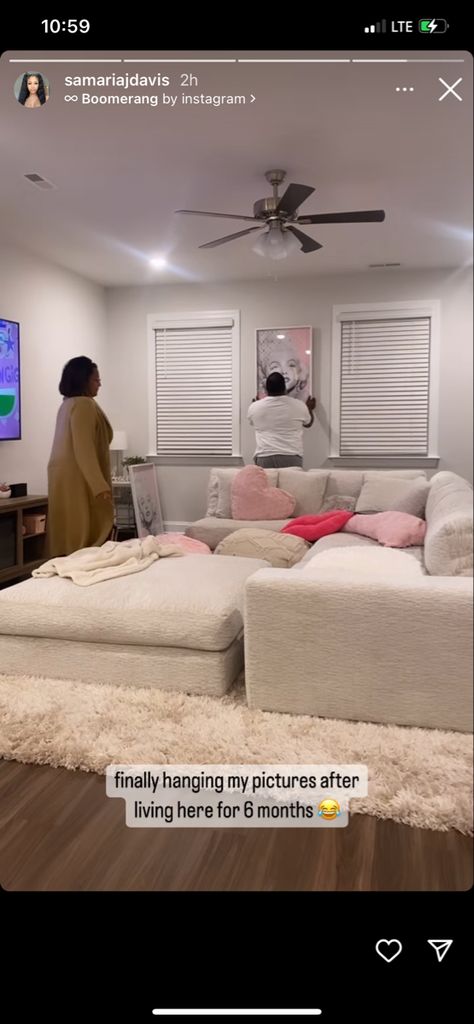 Pretty Apartment Aesthetic, Living Room Ideas Girly, Boujee Apartment, Girly Apartment Ideas, Girl Apartment Decor, Glam Bedroom Decor, Dorm Room Styles, Cute Living Room