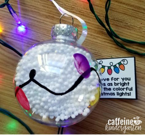 Christmas Ornaments For Parents, Fingerprint Ornaments, Preschool Christmas Gifts, Christmas Ornament Ideas, Photoshoot Christmas, Parents Christmas, Ornament Tags, Preschool Christmas Crafts, Reindeer Ornament