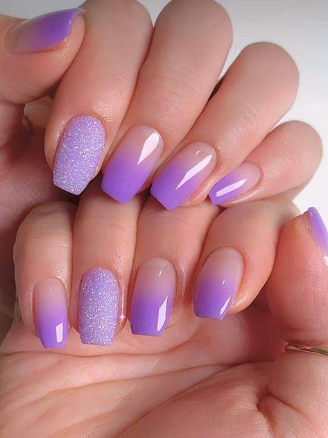 Ombre Nails With Purple, Ombre Gel Polish Nails, Purple Color Nails Designs, Ombre Purple Nails Acrylic, Purple Nail Ideas Simple, Omre Art Nails, Purple And Gold Ombre Nails, Lilac Gel Nail Designs, Lavender Nails Ombre