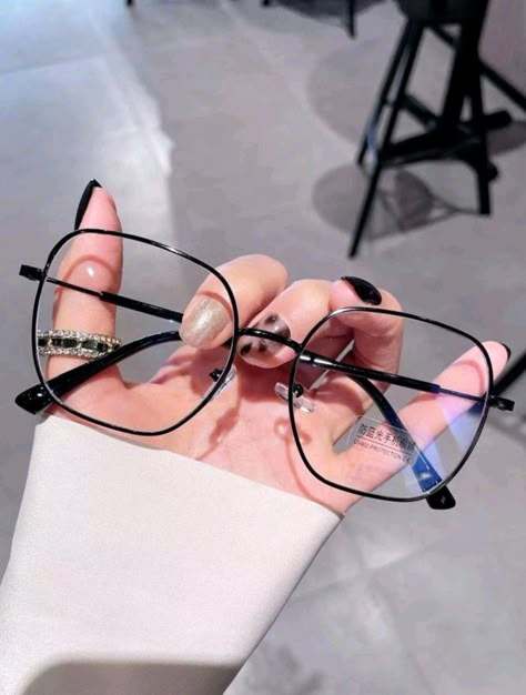 Unique Glasses Frames Women, Aesthetic Glasses Frames, Clear Glasses Frames Women, Stylish Glasses For Women, Unique Glasses Frames, Glasses Inspo, Eyeglass Frames For Women, Cute Glasses Frames, Glasses Frames Trendy