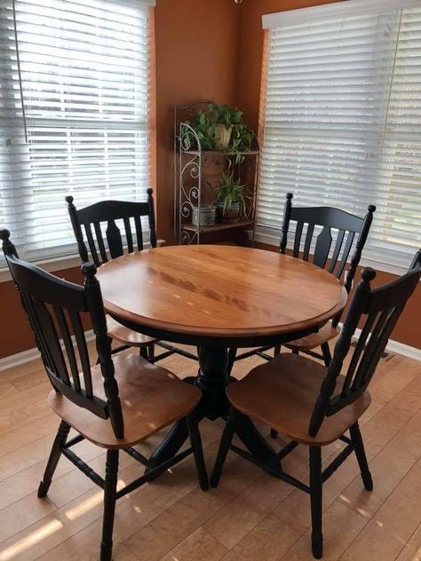 "My client's table set has been given a new life! While the set she inherited has great bones, the pale green factory finish wasn't doing much in her beautiful kitchen. General Finishes Lamp Black Milk Paint was just what was needed. Finished with Arm-R-Seal in Satin." - GarageMama Vintage Budget Friendly Living Room, Green Factory, Painted Kitchen Tables, Dining Table Makeover, Diy Kitchen Table, Kitchen Table Makeover, Cottage Shabby Chic, General Finishes, Furniture Rehab