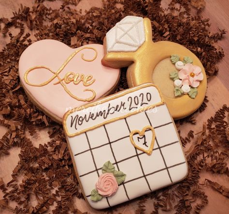 Save The Date Cookies Wedding, Save The Date Cookies, Wedding Shower Cookies, Anniversary Cookies, Engagement Cookies, Bridal Cookies, Date Cookies, Cookie Wedding Favors, Bridal Shower Inspo