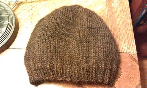 ChemKnits: Generic Skullcap Knitting Pattern Knit A Hat, Design Notebook, Colorful Hat, Knitting Patterns Free Hats, Beginner Knitting Patterns, Cap Patterns, Knitting Instructions, Seed Stitch, Hat Ideas