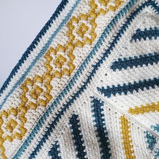 Ocean view blanket - part 2 (the border) - Studio Madelaine Mosaic Crochet Border Patterns, Mosaic Crochet Border, Studio Madelaine, Crochet Mosaic, Crochet Border Patterns, Modern Crochet Blanket, Crochet Styles, Crochet Border, Crochet Bedspread Pattern