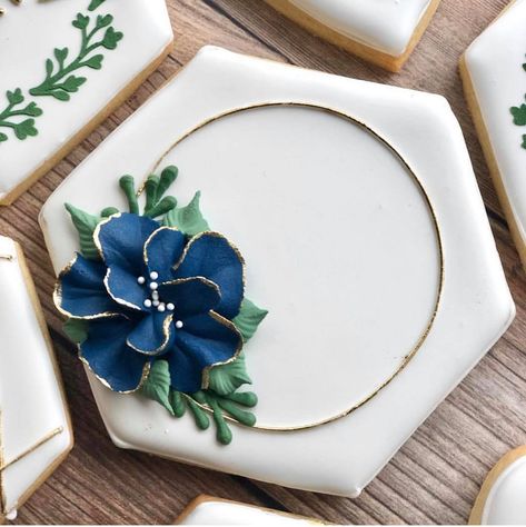 Hexagon Cookies, Bridal Cookies, Flower Cookie, Flooding Cookies, Cookie Brownie Bars, Start Painting, Spring Cookies, Beauty In Simplicity, Sugar Cookie Designs