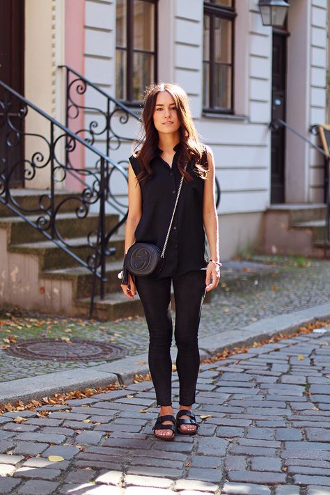 http://teetharejade.com/outfit-all-black-again/ Black Burken Stocks Outfit, All Black Spring Outfit Casual, Burken Stocks Outfit, Birkenstock Styling, Black Birkenstock Outfit, Birkenstock Outfit Summer, Black Spring Outfits, Birks Outfit, Summer Outfit Guide