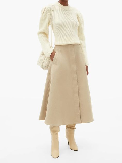 Beige Leather Skirt Outfit, Beige Skirt Outfit, Beige Midi Skirt, Leather Skirt Outfit, Midi Skirt Outfit, Beige Skirt, Winter Skirt Outfit, Classy Fashion, Skirt Outfit