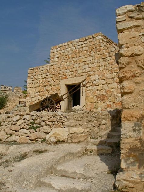 Nazareth Village, Authentic Costumes, Stone Buildings, Terra Santa, Ancient Israelites, Village Photos, Religious People, Survival Shelter, 1st Century