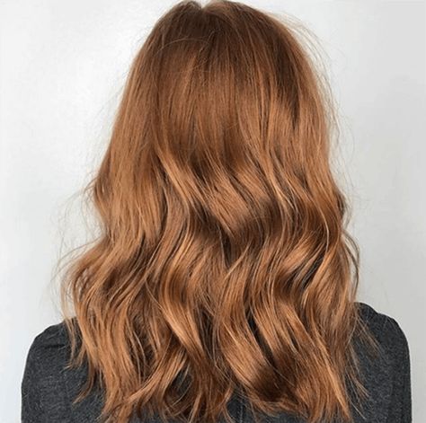 9 of the Best Caramel Hair Looks We Spotted This Season Sparkling Ginger Hair, Brown Hair Tones, Caramel Hair Color, Brown Hair Shades, Brown Hair Inspo, Hair Color Caramel, Caramel Hair, Hair Color Shades, Brown Blonde Hair