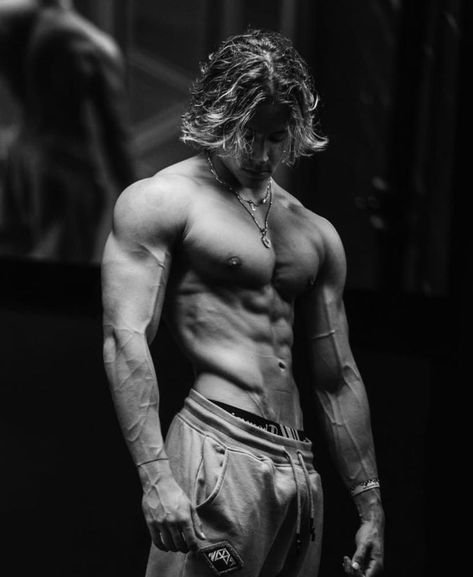 Male Calisthenics, Bodybuilding Aesthetic Wallpaper, Men Fitness Photoshoot, Calisthenics Physique Men, Alex Eubank Wallpaper, Gym Physique Men, Anime Gym Aesthetic, Cbum Gym Aesthetic, Gym Wallpaper Aesthetic