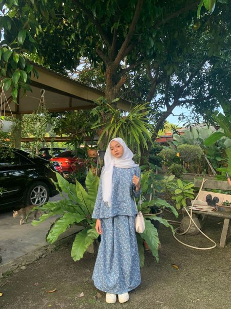 Hari Raya Outfit Ideas, Raya Pose Ideas, Raya Outfit Ideas, Hari Raya Outfit, Raya Pose, Ootd Picnic, Ootd Hijab Skirt, Raya Ootd, Ootd Raya