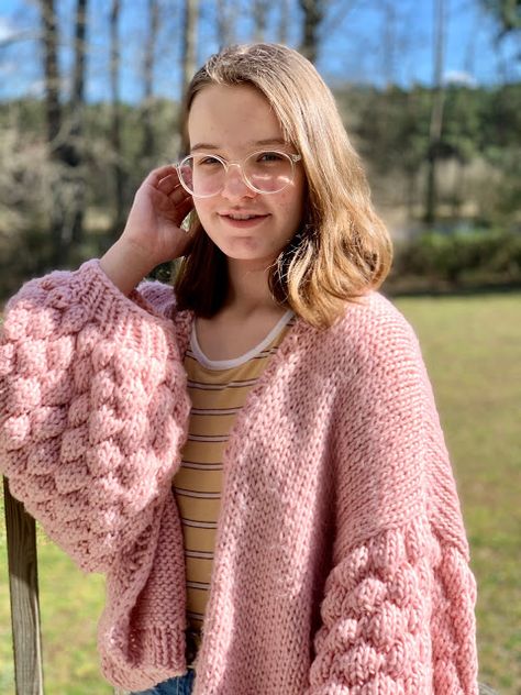 Chunky Sweater on a budget! Bubble Cardigan, Hubble Bubble, Diy Cardigan, Super Chunky Yarn, Soft Pink Color, Loose Ends, Bind Off, Super Chunky, Beautiful Sweater