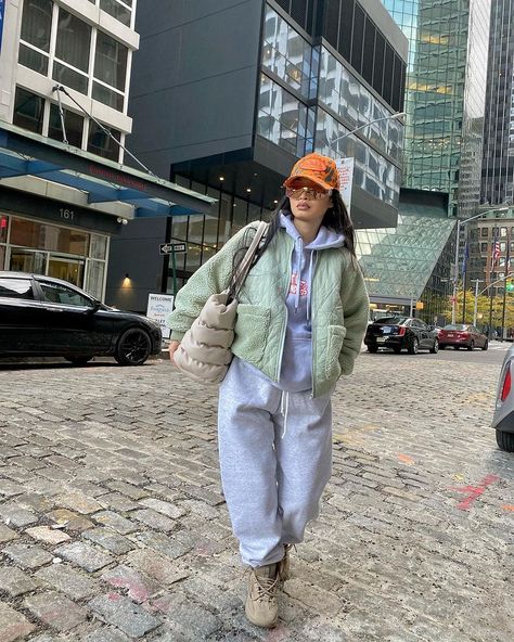 Yeezy 500 High Outfit, Jenny Lin Outfits, Edgy Casual Style, Jenny Lin, Swag Fits, Bts Outfits, Yeezy Boots, Yeezy 500, Fly Fits