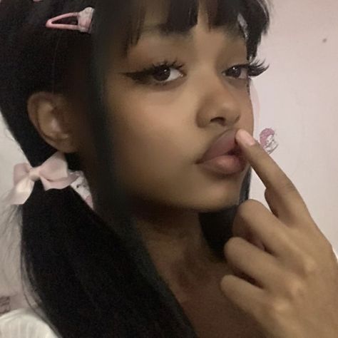 Doll Face Aesthetic, Doll Girl Aesthetic, Bambi Beauty Face, Dolly Makeup Aesthetic, Bambi Beauty Aesthetic, Dollete Makeup, Poc Coquette, Black Coquette Aesthetic, Dollette Makeup