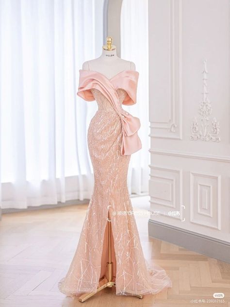 Pink Extravagant Dress, Debut Gowns 18th Elegant, Great Gatsby Prom Dresses, Debut Gowns, Gowns Dresses Elegant, Gown Inspiration, Glamour Dress, Prom Dress Inspiration, Classy Dress Outfits