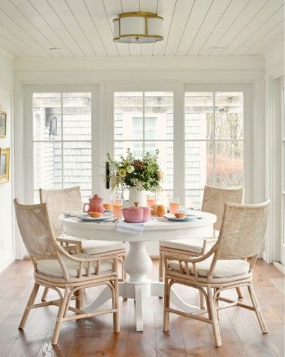 Breakfast Nook Sitting Area, Cozy Interior Design, Dining Nook, Luxury Dining, Pedestal Table, Table Ideas, Florida Home, Breakfast Room, Dining Rooms