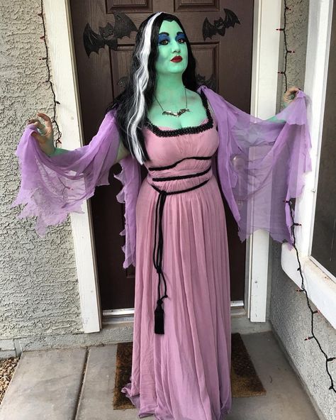 Lilly Munster Costume, Lily Munster Costume Diy, The Munsters Costumes, Munsters Costumes, Lillian Munster Costume, Lily Munster Inspired Hair, Munster Costume, Lily Munster Costume, Lily Munster Cosplay