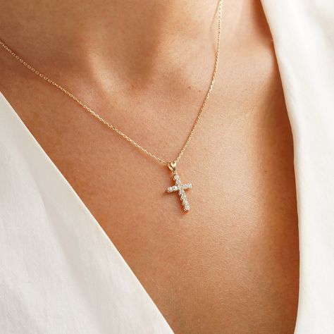 Cross Jewelry Necklace, Necklace Christian, Cross Gift, Christian Stuff, Gold Cross Necklace, Diamond Cross Pendants, Girl Things, Rose Gold Pendant, Bucket Lists