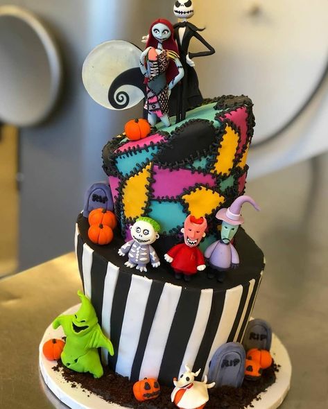 1,584 Me gusta, 14 comentarios - 💜 𝕁𝕒𝕔𝕜 𝕒𝕟𝕕 𝕊𝕒𝕝𝕝𝕪 💜 (@jackandsallylovers) en Instagram: "Wowwwww 💙💖 @yvonnesvegankitchen" Nightmare Before Christmas Babyshower, Christmas Baby Shower Ideas, Jack Skellington Cake, Nightmare Before Christmas Baby, Christmas Birthday Cake, Nightmare Before Christmas Cake, Nightmare Before Christmas Wedding, Christmas Wedding Cakes, Halloween Baby Shower Theme