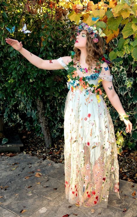 mother nature, earth goddess, forest sprite, garden fairy, flower princess, bohemian, butterflies Nature Halloween Costume, Nature Costume, Spring Costume, Garden Fairy Costume, Mother Nature Costume, Fairy Costume Women, Adult Fairy Costume, Fairy Costume Diy, Fairy Outfit