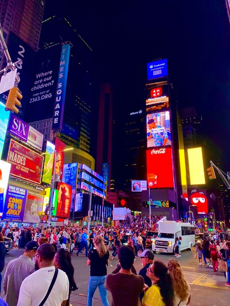 City Billboard Aesthetic, Nyc Billboard Aesthetic, Retro City Aesthetic, Timesquare New York City, Nyc At Night Aesthetic, Timesquare Aesthetic, Billboard Aesthetic, Nyc Nostalgia, Nyc Billboard