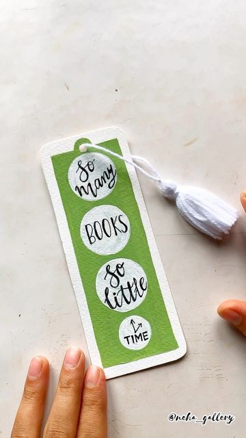 Homemade Bookmarks, Bookmark Diy, Handmade Bookmarks Diy, Paper Art Design, Diy Crafts Bookmarks, Creative Bookmarks, Diy Birthday Gifts For Friends, Bookmark Craft, Acrylic Colours