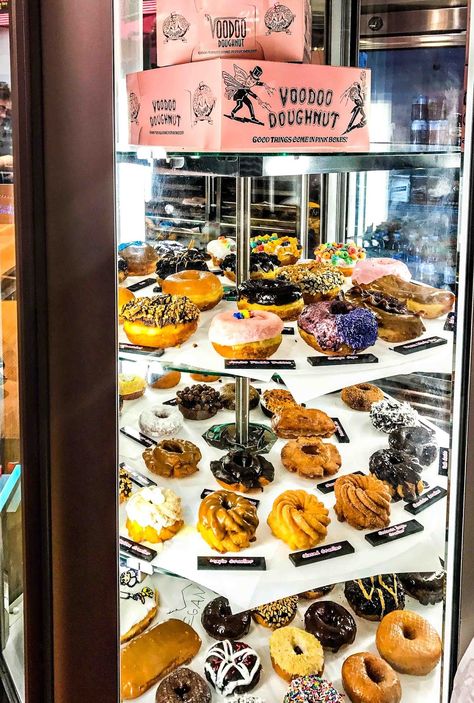 Donuts Display, Donuts Shop, Voodoo Donuts, Voodoo Doughnut, Donut Display, Butterfinger Candy, Halloween Party Treats, Plain Cake, Vegan Donuts