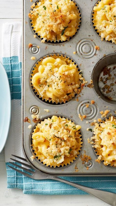 Think that 12-cup pan in your cupboard is only for baking muffins? Think again! Here are 10 recipes for perfect serving-size meals you can cook in a muffin tin. Mac And Cheese Cups, Cheese Cups, Fingerfood Party, Muffin Tin Recipes, Baking Muffins, Cheese Bites, Cooking For Two, Muffin Tins, Fusilli