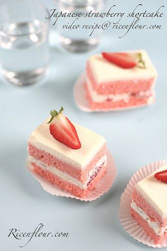 Japanese Strawberry Shortcake, Mousse Au Chocolat Torte, Japanese Bakery, Strawberry Shortcake Recipe, Kue Macaroon, Asian Cake, Japanese Cake, Strawberry Tea, Strawberry Shortcake Recipes