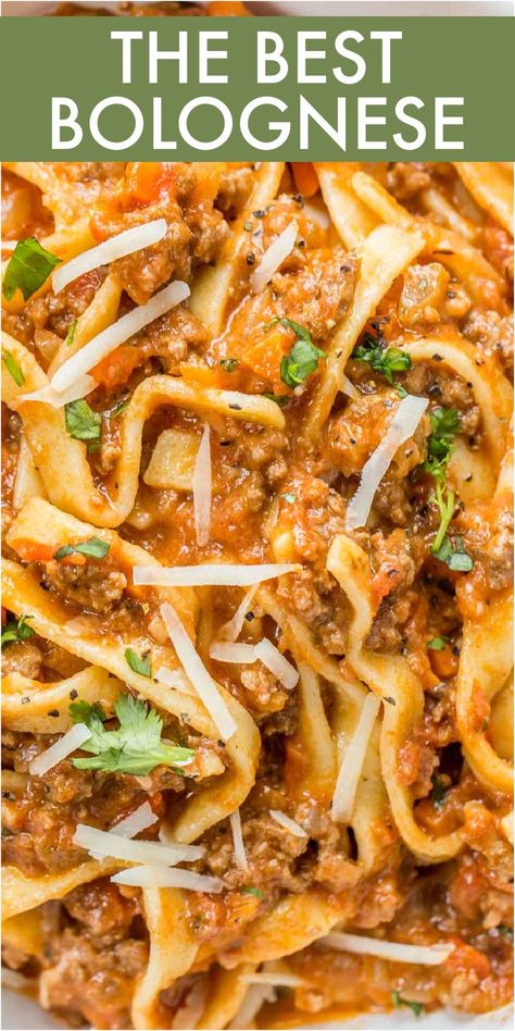 Carrot And Celery Recipes, Traditional Bolognese, Pasta Bolognese Recipe, Best Bolognese Sauce, Homemade Bolognese Sauce, Bolognese Sauce Recipe, Chicken Fettuccine Alfredo, Chicken Fettuccine, Meat Sauce Recipes