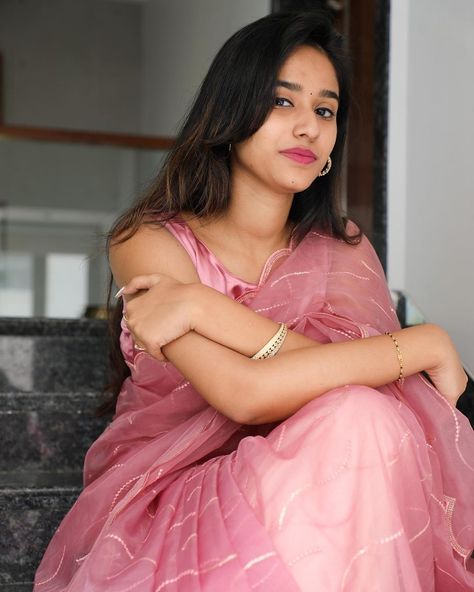 Neha Choudhary Beautiful Photos Neha Chaudhary, Neha Choudhary, Henna For Beginners, Anupama Parameswaran, Natural Science, Hotel Bedroom, Goddess Artwork, Saree Photoshoot, Bridal Parties