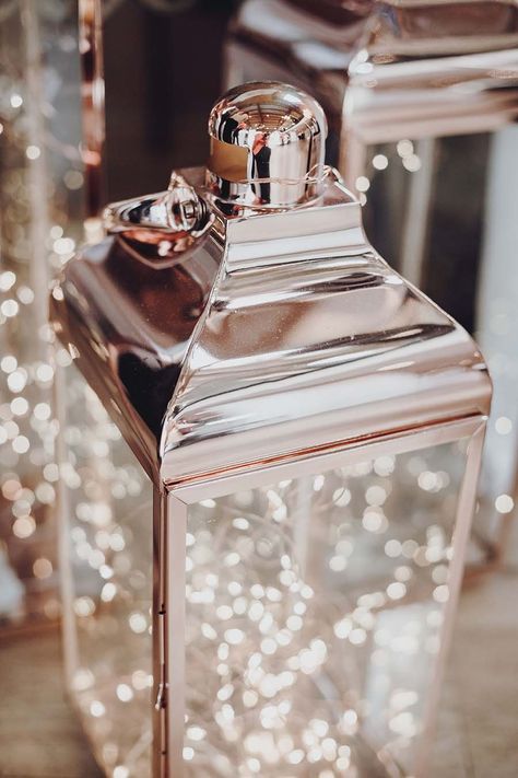 Rose Gold Venue Decor, Luxury Pink Elegant Wedding And Engagement Items, Wedding Rose Gold, Gold Lanterns Wedding, Rose Gold Lantern Centerpiece, Gold Glass Lantern Centerpiece, Rose Gold Wedding Table, Gold Wedding Table Decorations, Wedding Rose Gold Theme