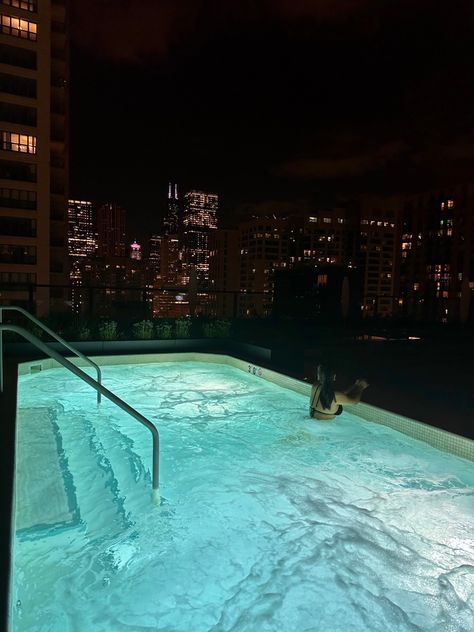 City Pool Aesthetic, Apartment Pool Aesthetic, Hotel Swimming Pool Aesthetic, Swim Pool Aesthetic, Rooftop Pool Aesthetic, Swimming Night Aesthetic, Night Swimming Aesthetic Pool, Night Swimming Pictures, Pool Aesthetic Night