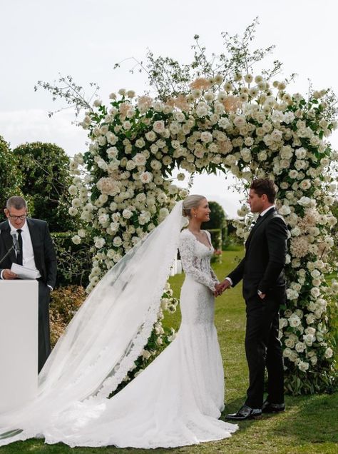 Lady Amelia Spencer Wedding, Amelia Spencer Wedding, Versace Wedding Dress, Amelia Spencer, Lady Amelia Spencer, Lady Spencer, Handsome Groom, Royal Wedding Dress, Dream Wedding Venues