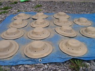 Paper Plate Safari Hats. using a bowl & plate. great for safari theme storytime. Zoo Keeper Hat Craft, Jungle Party Decorations Ideas, Zoo Keeper Craft, The Great Jungle Journey Vbs 2024 Crafts, Jungle Preschool, Safari Vbs, Safari Hats, Preschool Jungle, Safari Crafts