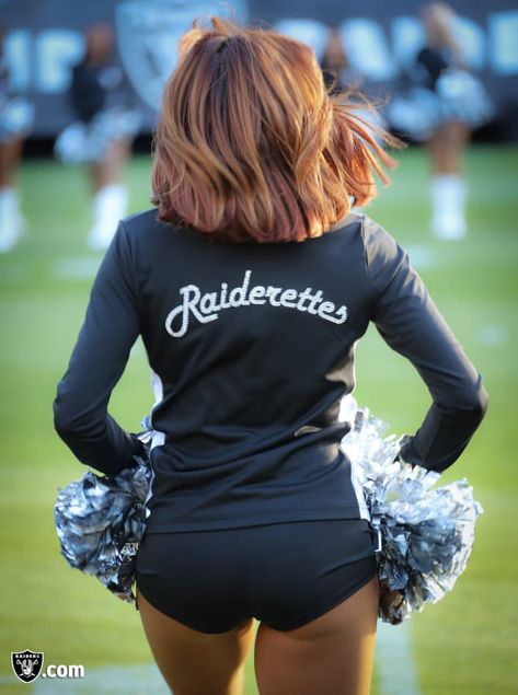 Raiderettes Raiderette Costume, Raiderettes Nfl Cheerleaders, Nfl Cheerleading, Raiders Cheerleaders, Cheerleader Outfit, Raiders Girl, Nfl Raiders, Cheerleader Girl, Raider Nation