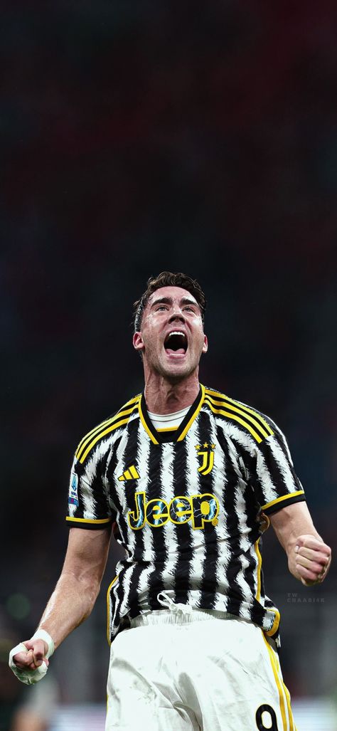 Juventus Players, Wallpaper Football, Dusan Vlahovic, Juventus Wallpapers, Club Football, Soccer Event, Football Images, European Soccer, Football Quotes