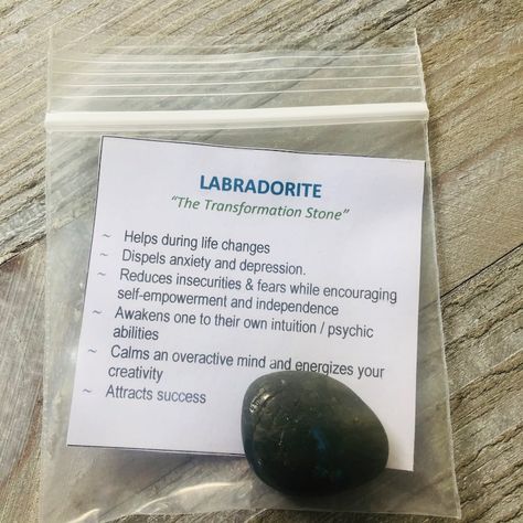 Crystal 101, Labradorite Meaning, Labradorite Properties, Crystal Healing Chart, Spiritual Stuff, Crystal Power, Crystal Guide, Crystals Healing Properties, Spiritual Crystals