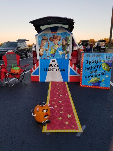 Toy Story Alien Trunk Or Treat, Buzz Lightyear Trunk Or Treat, Space Trunk Or Treat Ideas For Cars, Toy Story Truck Or Treat Ideas, Toy Story Trunk Or Treat Ideas For Cars, Jesus Trunk Or Treat Ideas, Trunk Or Treat Toy Story, Toy Story Trunk Or Treat Ideas, Trunk Or Treat Ideas For Cars For Church