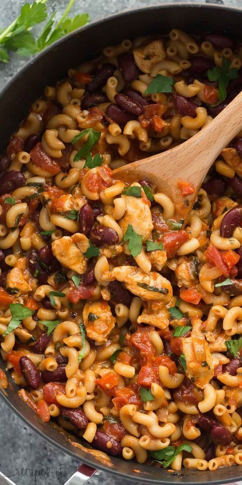 This One Pot BBQ Chicken Chili Mac is the perfect meal in one! It's loaded with protein, fiber, veggies and made in one skillet in 30 minutes! An easy, healthy weeknight meal. Kid friendly | easy recipe | healthy recipe | macaroni | mac and cheese Chicken Chili Mac, Fiber Veggies, Chili Macaroni, Chili Mac, Healthy Weeknight Meals, One Skillet, Easy One Pot Meals, Skillet Meals, Chicken Chili