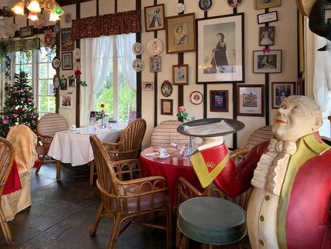 Afternoon Tea at The Windsor Rose Tea Room in Florida - Destination Tea English Tea Room, English Dishes, Sponge Cake Filling, Victoria Sponge Cake, White Chocolate Mocha, Florida Destinations, British Baking, Bridal Shower Tea, Cream Tea