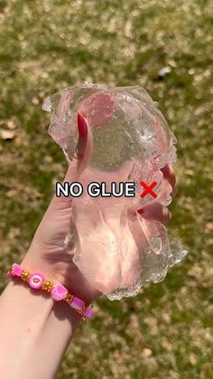 Make Slime Without Glue, No Glue Slime, Slime Without Glue, Glue Slime, Slime No Glue, On An Airplane, Slime Recipe, Girl Room, Slime