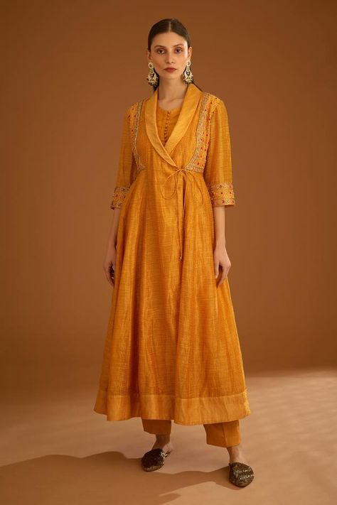 Mango Yellow, Zardozi Embroidery, Casual Tunics, Party Wear Indian Dresses, Indian Fashion Designers, Indian Attire, Thread Embroidery, Designs For Dresses, Indian Ethnic Wear