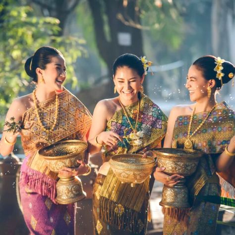 Thai Smile Culture Laos Traditional Dress, Lao New Year, Laos Culture, Laos Clothing, Culture Of Thailand, Cambodia Beaches, Thailand Flag, Thai Culture, Culture Clothing