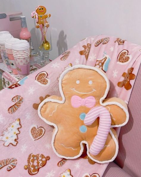 Instagram Pink Gingerbread Man, Pink Gingerbread, Gingerbread Man Cookies, Christmas Pillows, Christmas Room, Gingerbread Man, Pink Christmas, Winter Christmas, Gingerbread Cookies