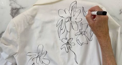 Hand Painted Button Up Shirt, How To Paint Fabric Clothing, Fabric Marker Ideas Shirts, Drawing On White Shirt, Fabric Paint Shirt Ideas Design, Fabric Marker Shirt, Art On Clothes Paint, Painting On Fabric Ideas, Fabric Marker Ideas