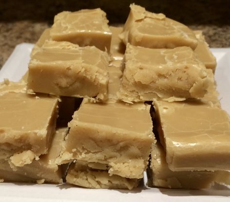 Easy Brown Sugar Microwave Fudge – Weekend at Birney's Gumdrop Fudge, Praline Fudge Recipe, Easy Microwave Fudge, Penuche Fudge, Brown Sugar Fudge, Maple Fudge, Homemade Fudge Recipes, Microwave Fudge, Vanilla Fudge