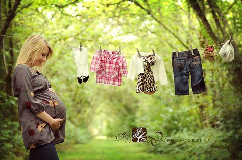 maternity pictures Maternity Inspiration, Winter Maternity, Foto Baby, Maternity Poses, Pregnant Woman, Baby On The Way, Photo Couple, Maternity Photos, Pregnancy Shoot