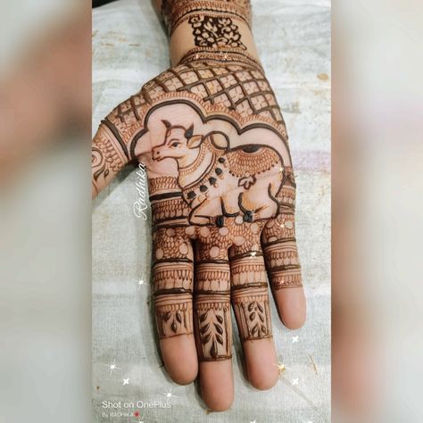 Cow Mehendi Design, Panda Mehendi Design, Cow Mehndi Design, Baby Mehndi, Mehedi Design, Arabic Henna Designs, Cow Drawing, Arabic Henna, Mehndi Designs For Kids