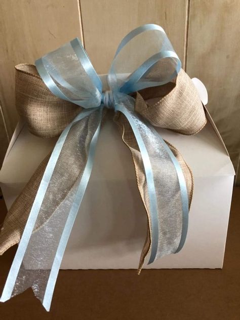 Light Blue Princess Theme Gable Boxes idea! Gable Box Template, Gable Boxes Ideas, Christmas Gable Boxes, Gable Box Party Favors, Custom Gable Boxes, Diy Baby Shower Gifts, Gable Boxes, Princess Theme, Chocolate Box